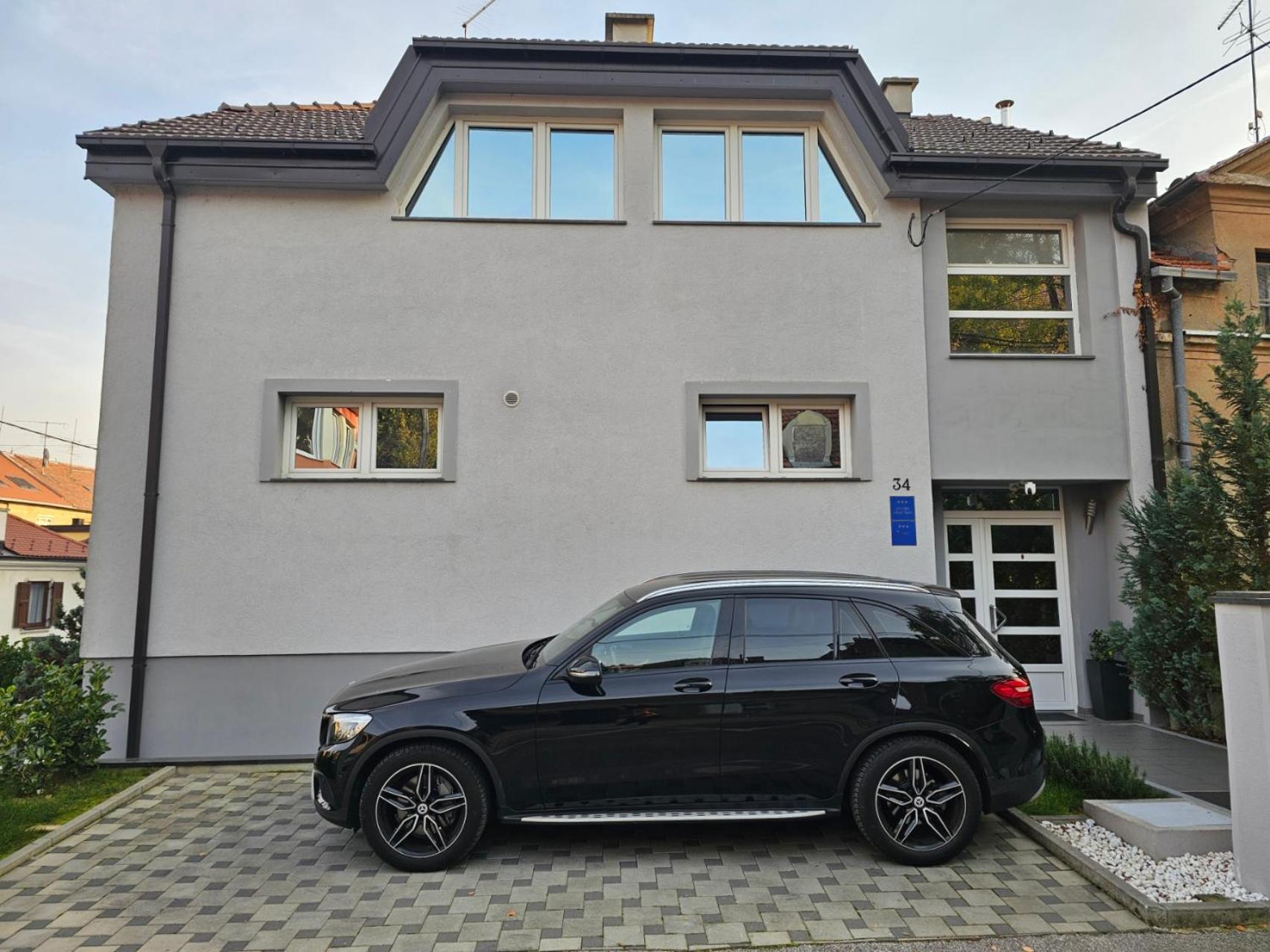 Apartments Battistutti - Free Private Parking Zágráb Kültér fotó